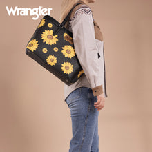 Load image into Gallery viewer, Wrangler Sunflower Print