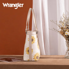 Load image into Gallery viewer, Wrangler Sunflower Print